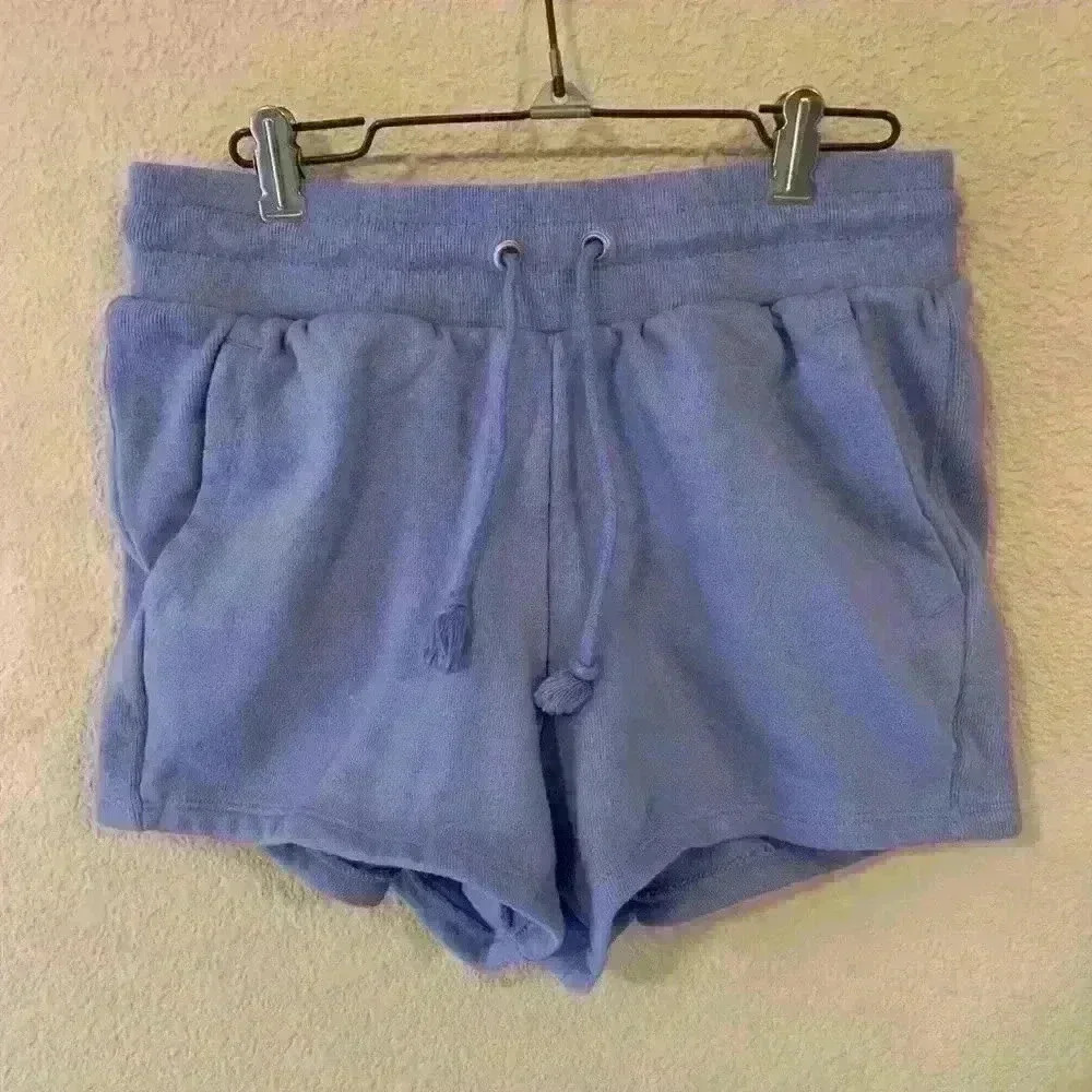 Reverse Weave 3” Champion Women’s shorts sz M athleisure comfy sweatshort casual